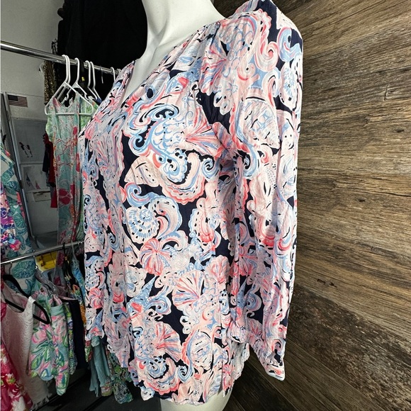 Lilly Pulitzer Pink and Blue Beach Graphic Blouse XS - Picture 9 of 10